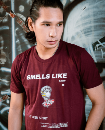 Tshirt Kaos Lengan Pendek Pria Illusive - Smells Like